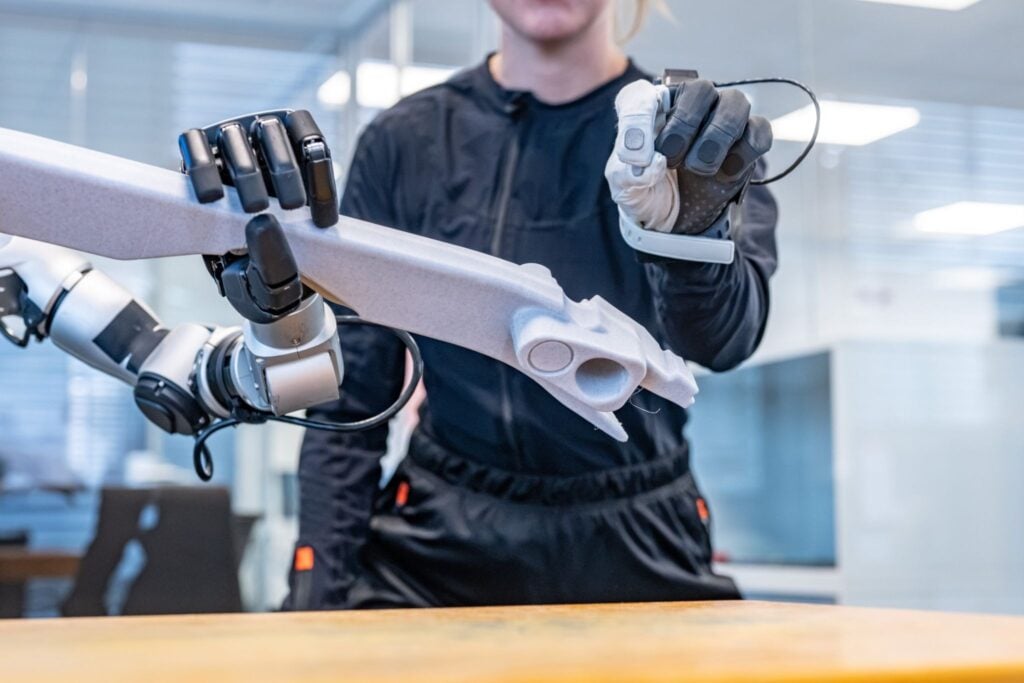 BMW establishes Landshut as central hub for humanoid robotics software BMW has designated its Landshut plant as the central development hub for humanoid robotics software, advancing AI models, simulation, and robot training to support future manufacturing applications. The plant will complement existing pilot projects in Leipzig and Spartanburg, focusing on tasks that are difficult or costly to automate using traditional methods.