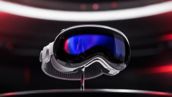 Apple Cuts Jobs Across Siri, Vision Pro Teams in AI-Focused Restructuring Apple Cuts Jobs Across Siri, Vision Pro Teams in AI-Focused Restructuring